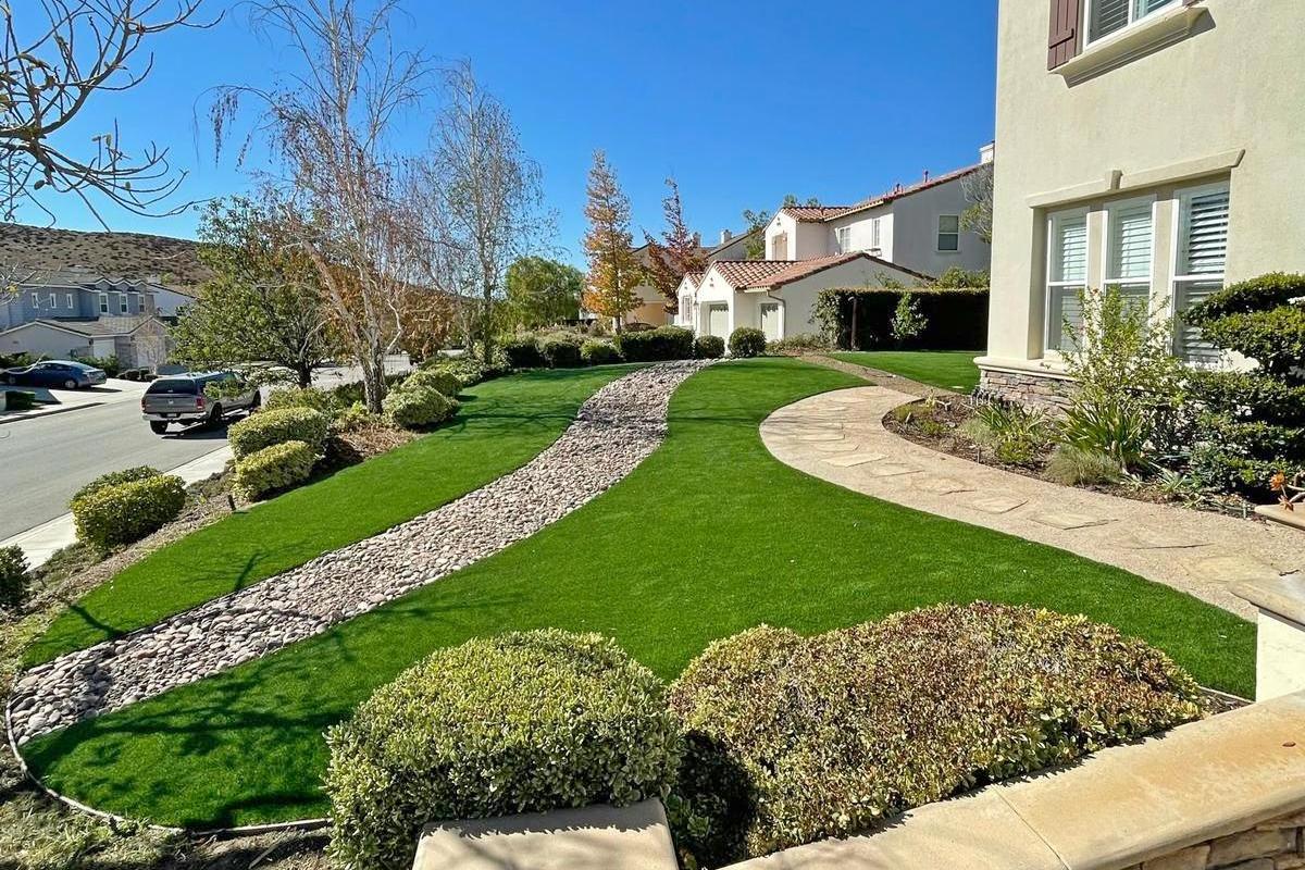 Turf-And-Gravel-Stone-Landscape-Design-in-Escondido-CA-6