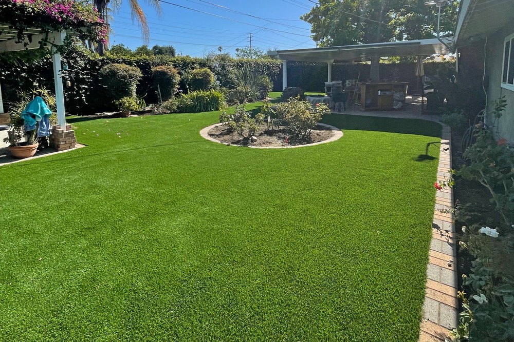 Eternal Turf and Pavers before and after (1)