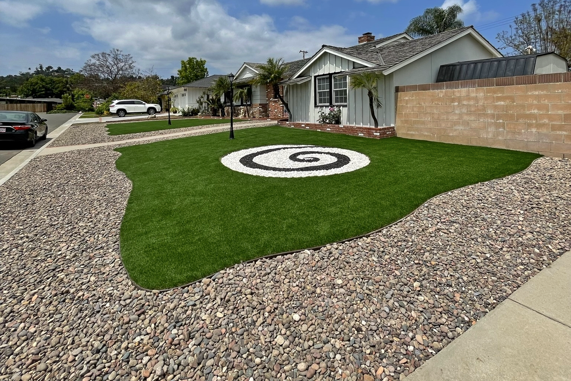 Eternal Turf and Pavers before and after (1)