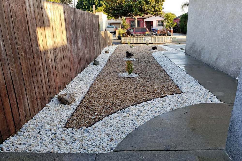 How Artificial Turf Helps Homeowners Save Water